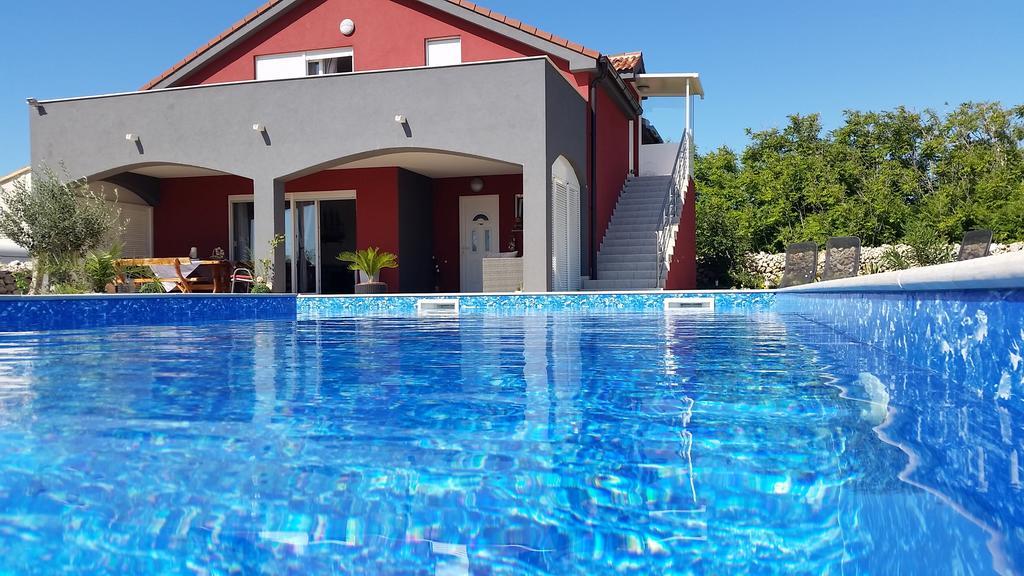 ポヴリャナHouse With Swimming Pool Blue Diamondアパートメント エクステリア 写真